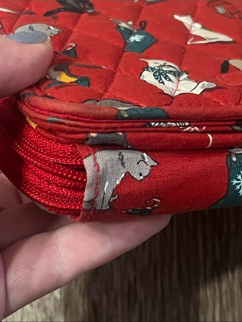 Vera Bradley Red Quilted “Holiday Cat”Pattern Wristlet Wallet - Picture 14 of 15